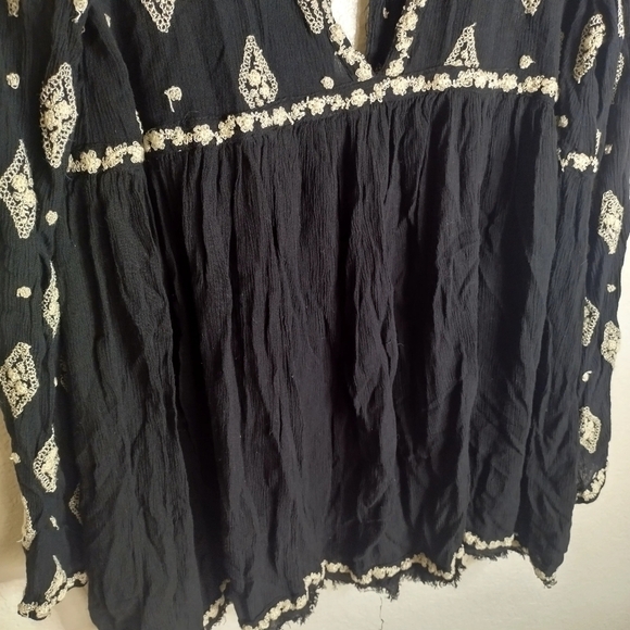 Free people diamond embroidered Bell sleeve boho Blouse sz M - Picture 8 of 8